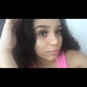 Meet your Posher, Aida